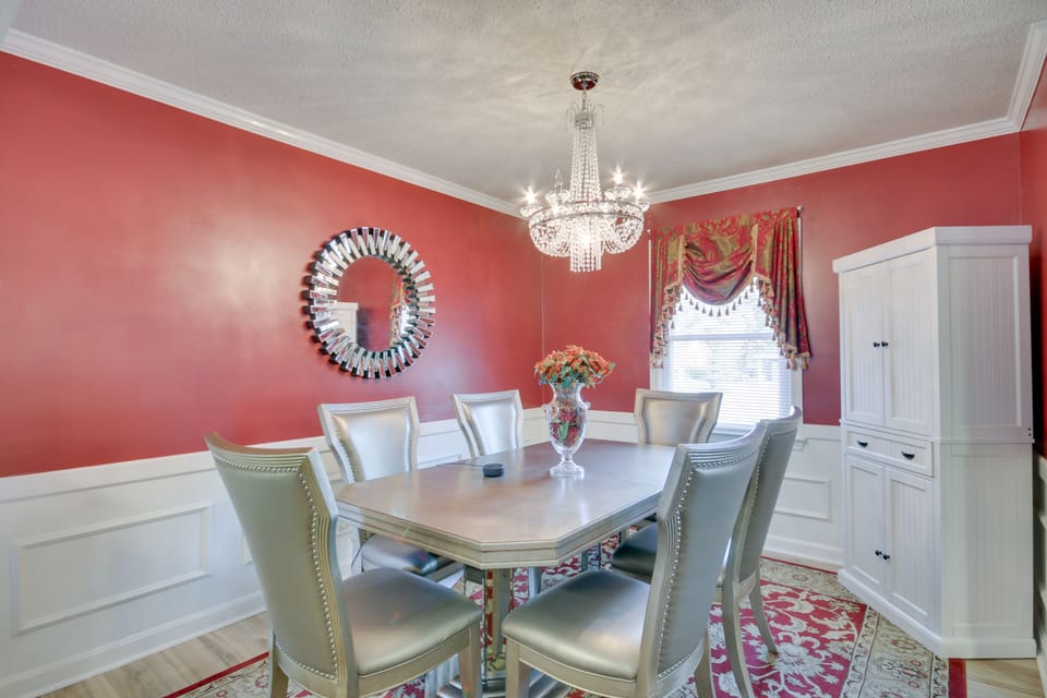 Dining Area | Dishware/Flatware | Trash Bags/Paper Towels