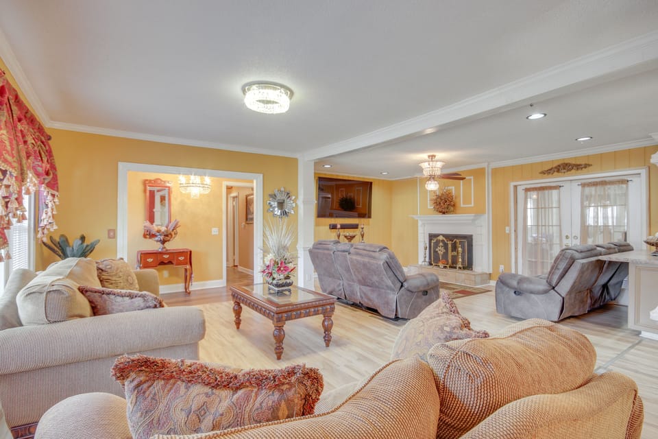 Columbia Vacation Rental | 4BR | 2BA | 2,400 Sq Ft | Stairs Required