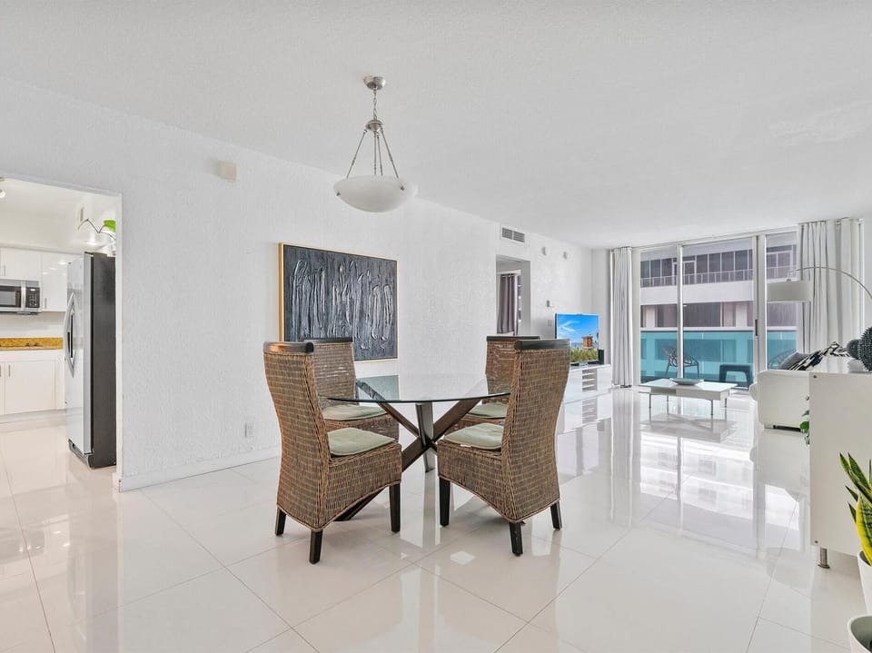 Ocean View 1 bed Sian 11th floor Miami (6374)