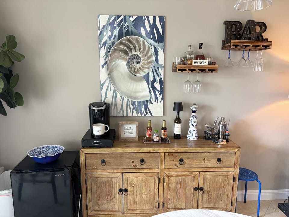 Coffee/Liquor Bar