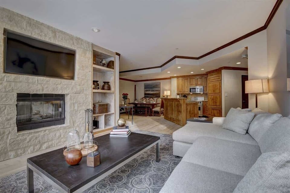 Living Room Open Floor Plan, Flat Screen TV, Comfortable Couch
