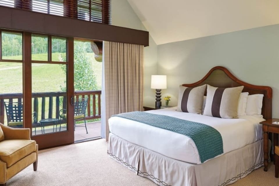 Residence has 2 bedrooms, each with a king size bed. All bedrooms have there own flat screen TV and En-Suite Bathroom