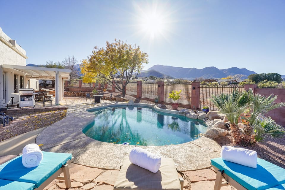 Sierra Vista Vacation Rental | 4BR | 3BA | 3,000 Sq Ft | 1 Step to Enter