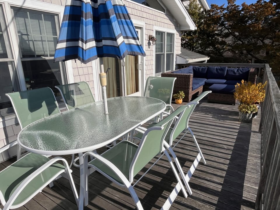 Main Level Front Deck