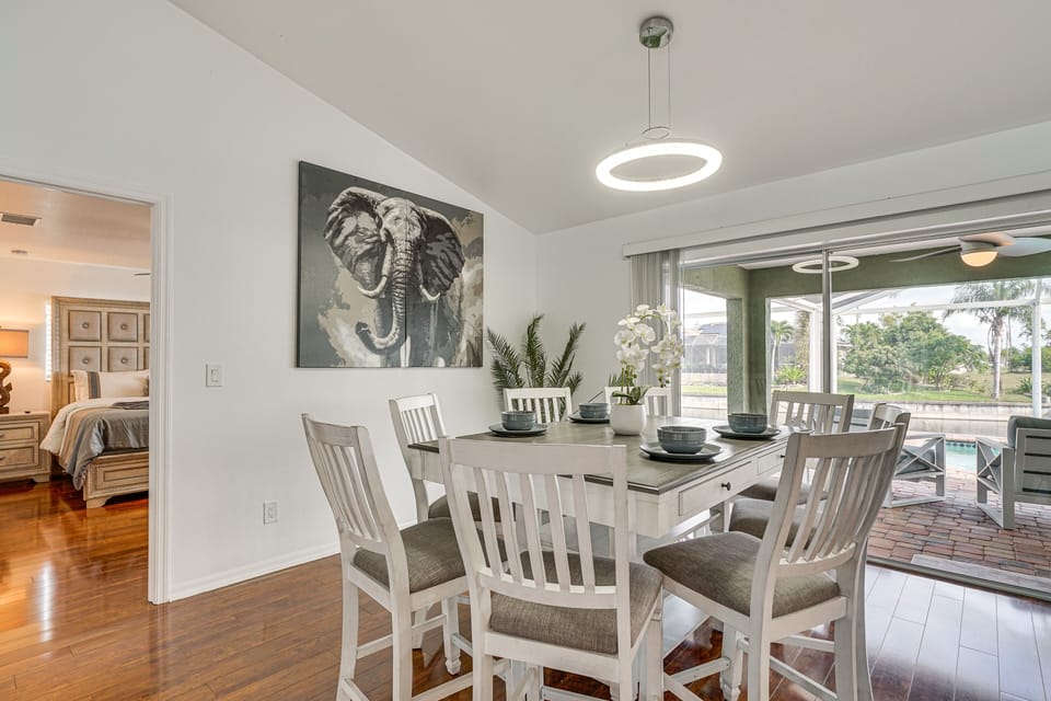 Dining Area | Dining Table | Dishware/Flatware