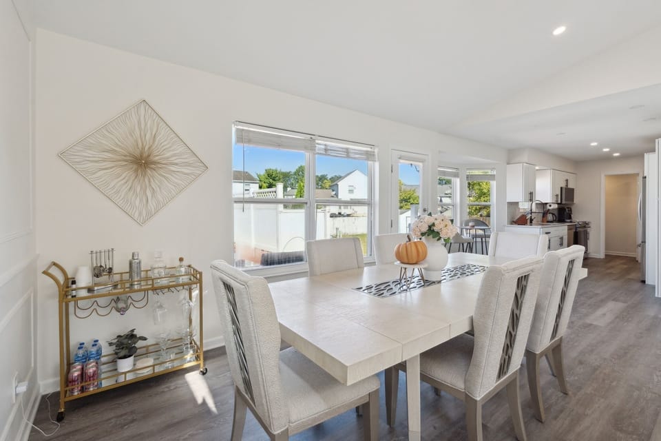 Dining Room, Dining Table, Furniture, Indoors, Table