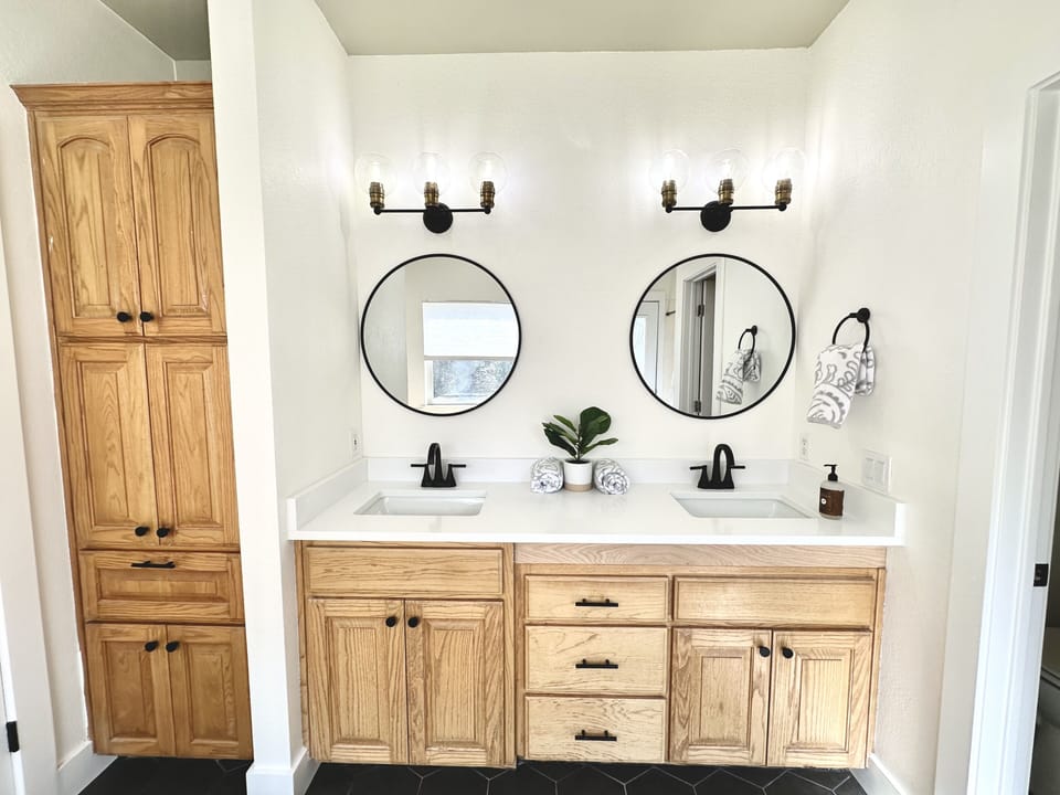 Lovely bathroom suite