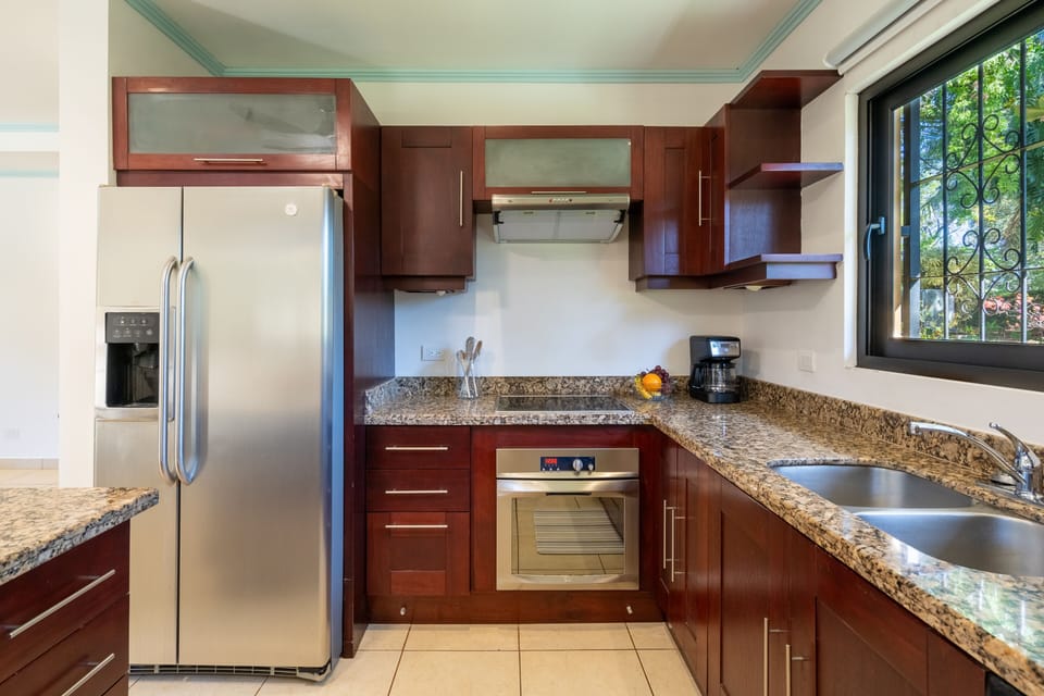 Fully equipped kitchen.