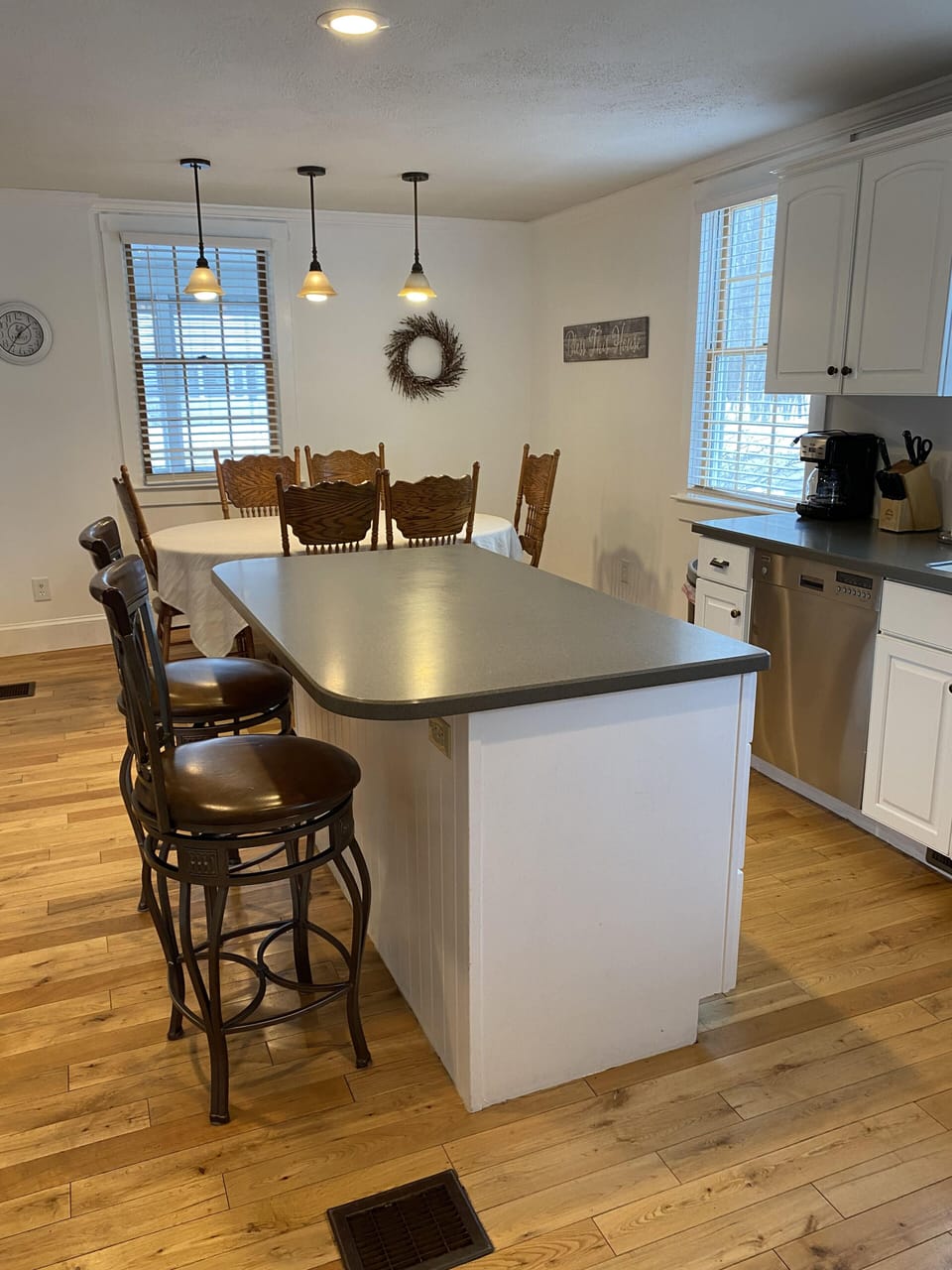 Spacious dining great for entertaining!