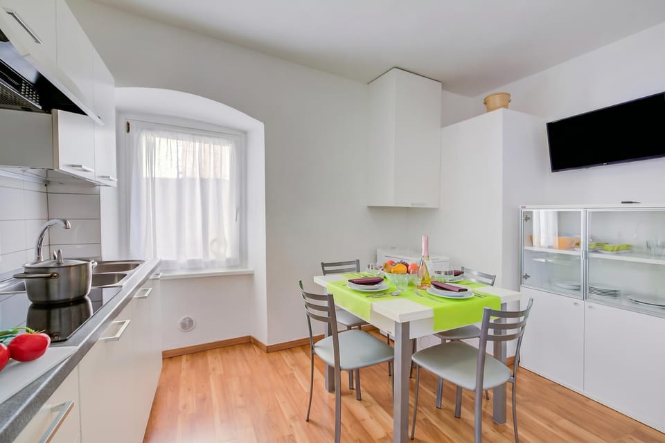 Kitchen and dining area