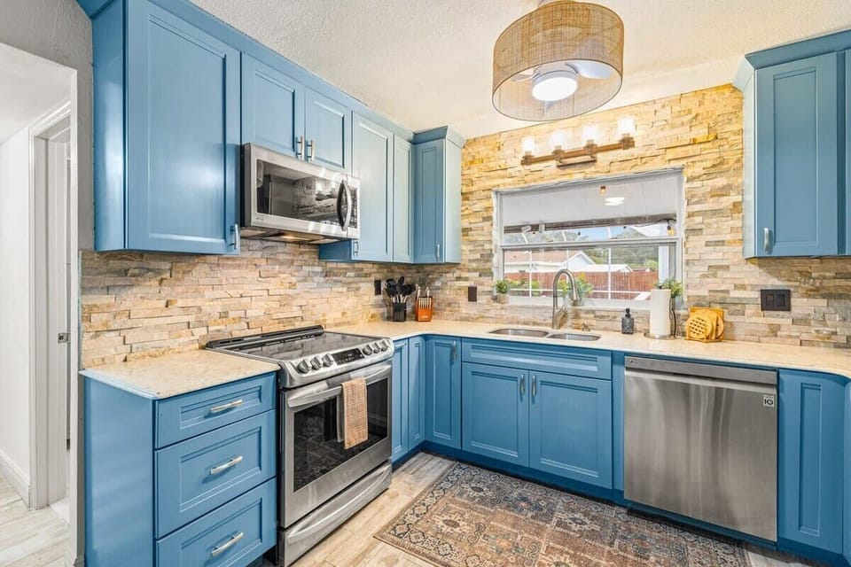 Fully Stocked kitchen
