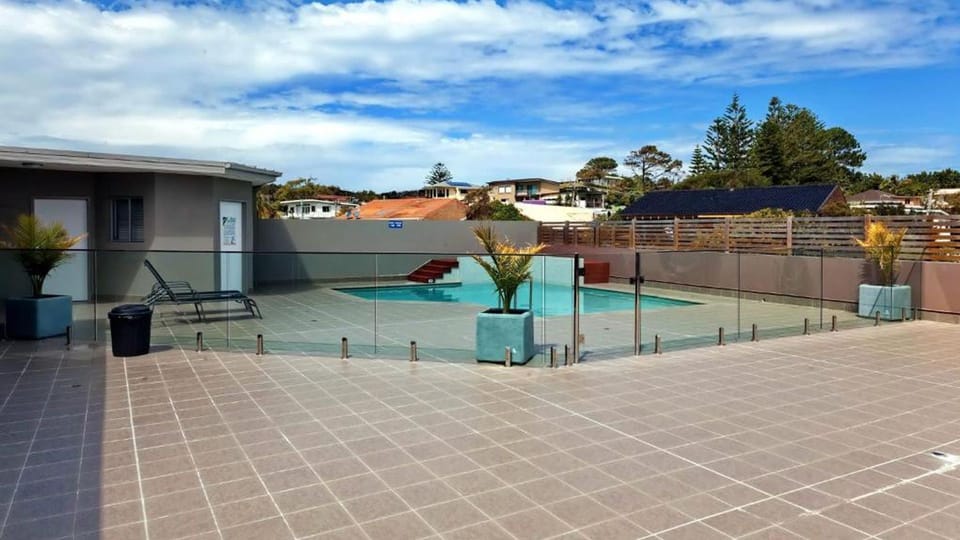 Solaris | Communal swimming pool