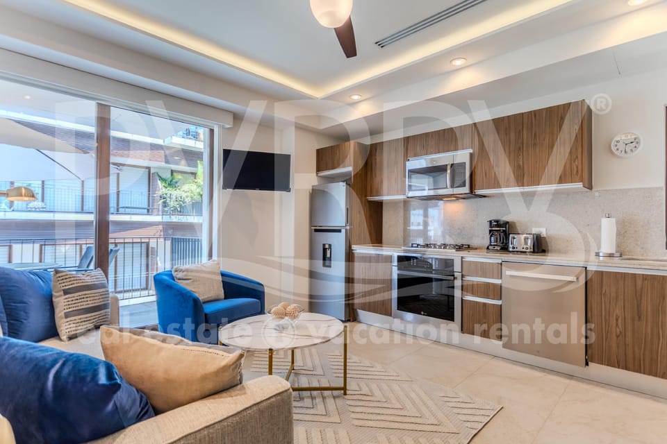 Condo - Image 3