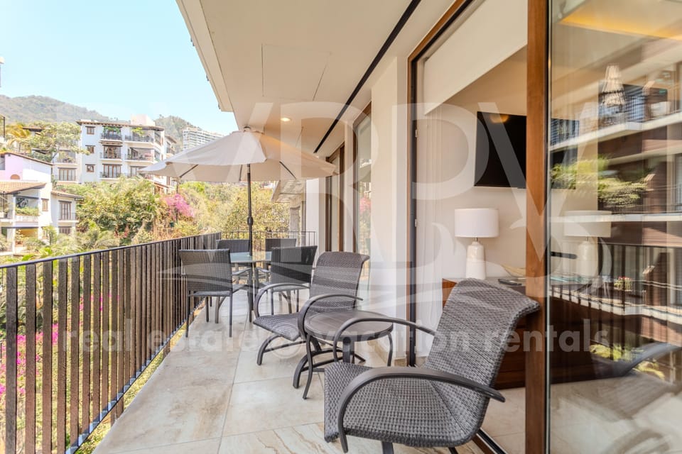 Condo - Image 8