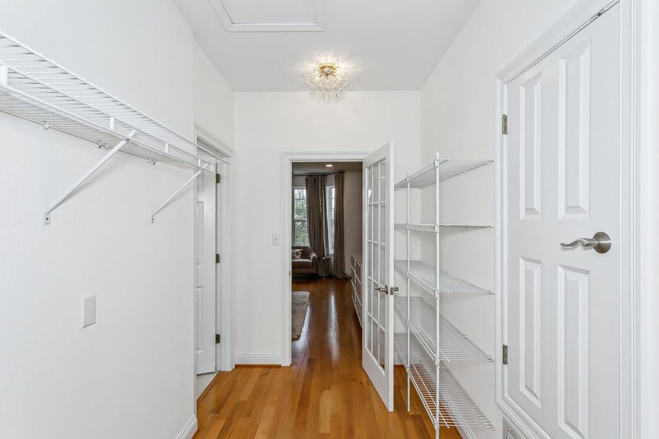 214A E Government St Pensacola - Master Closet