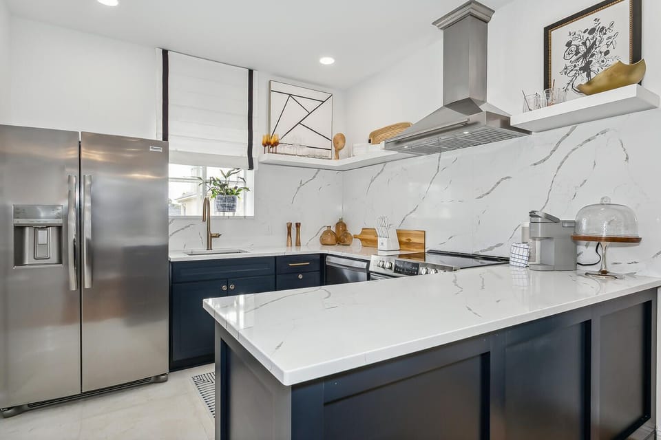 214A E Government St Pensacola - Kitchen
