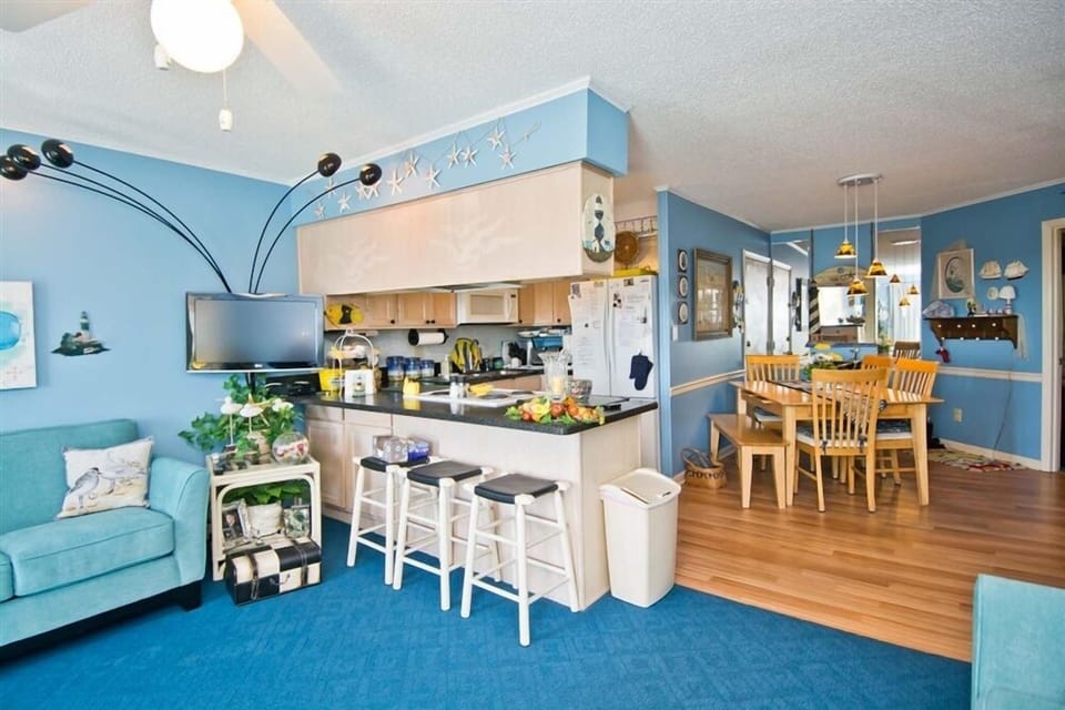 Dining & Kitchen