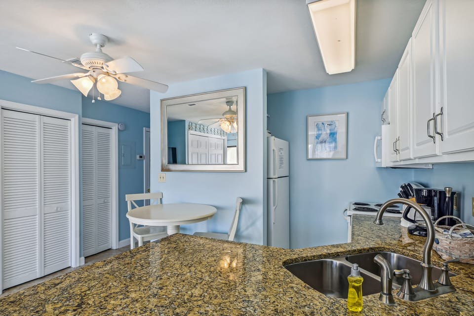 Dining Area/Kitchen