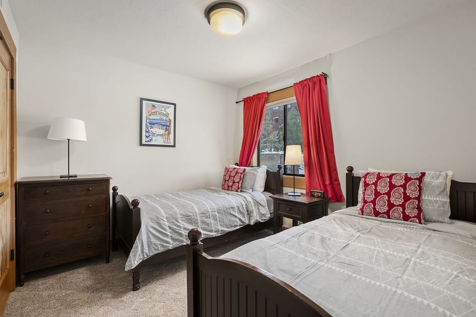 Twin Bedroom at Creekside Getaway at Northstar