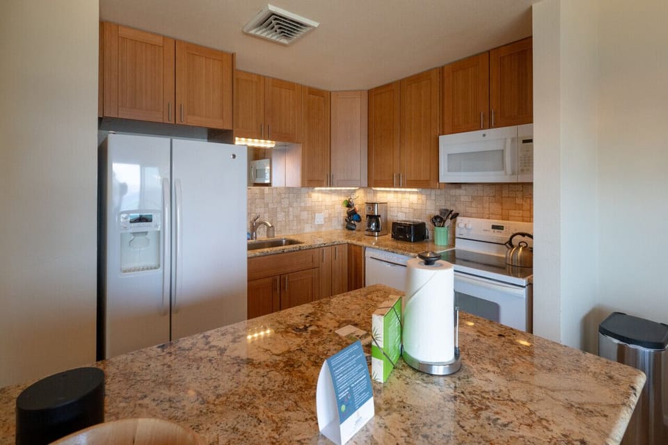 Large kitchen with breakfast island