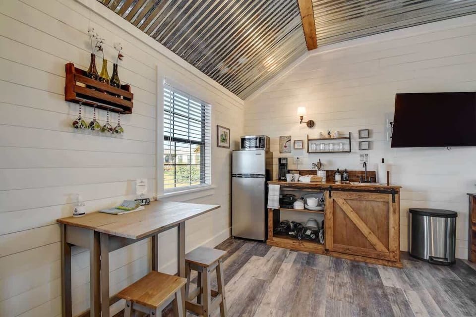 Dining space for two.