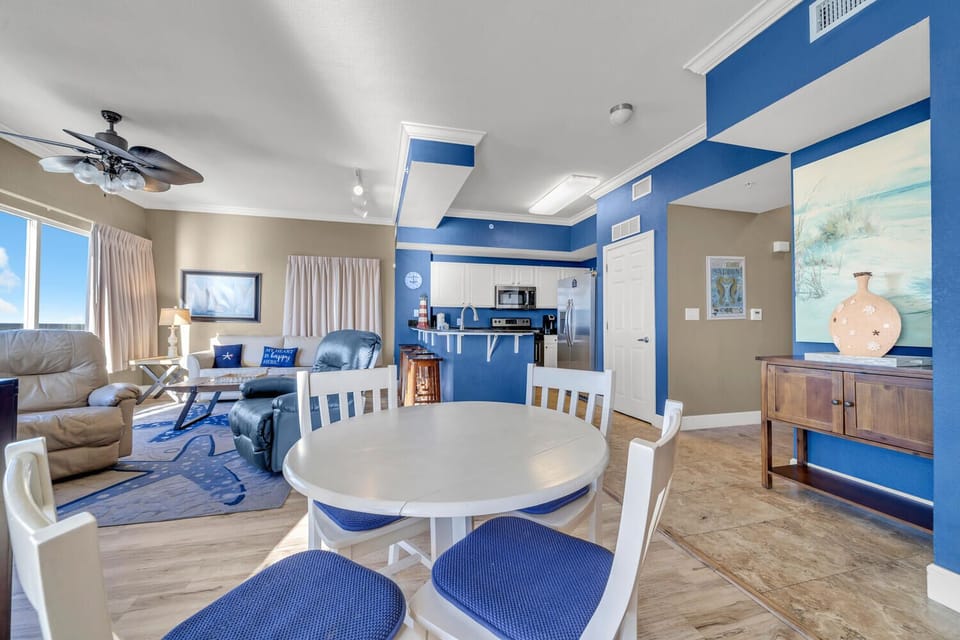 Dining to kitchen