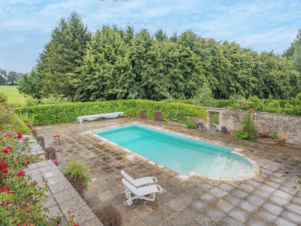 Swimming pool | The Mill Lodge, Malmesbury