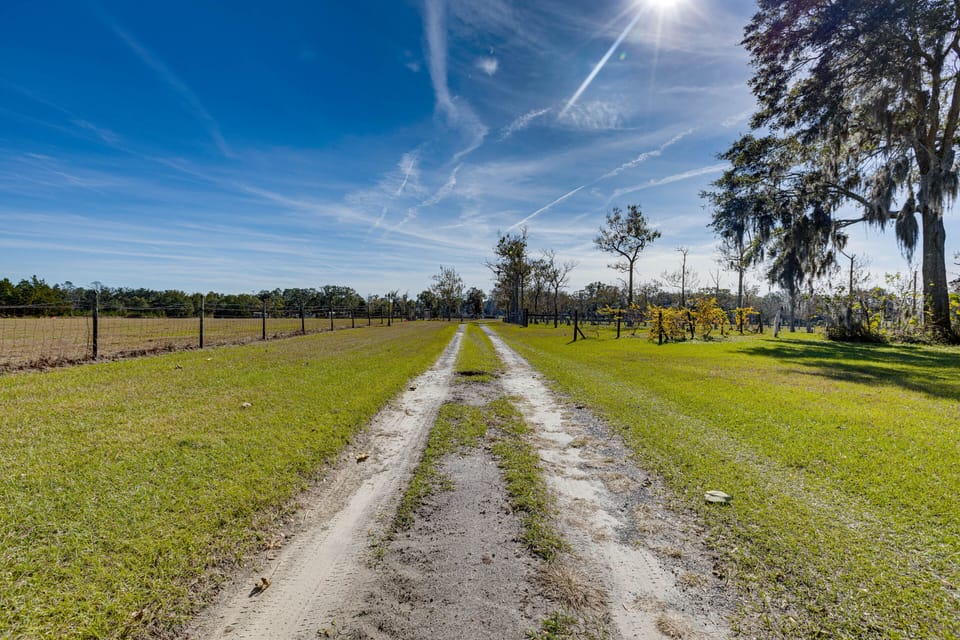 Shared Property | Homeowner & Long-Term Tenant On-Site