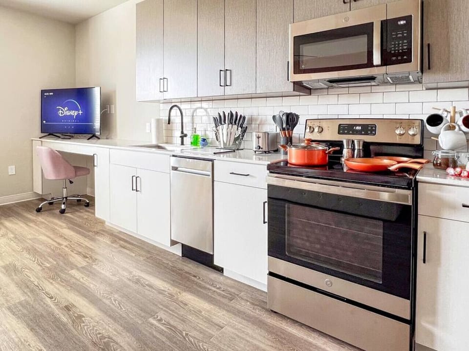 #CloudStays Cozy and Fully-Equipped Kitchen: Perfect for Culinary Adventures!