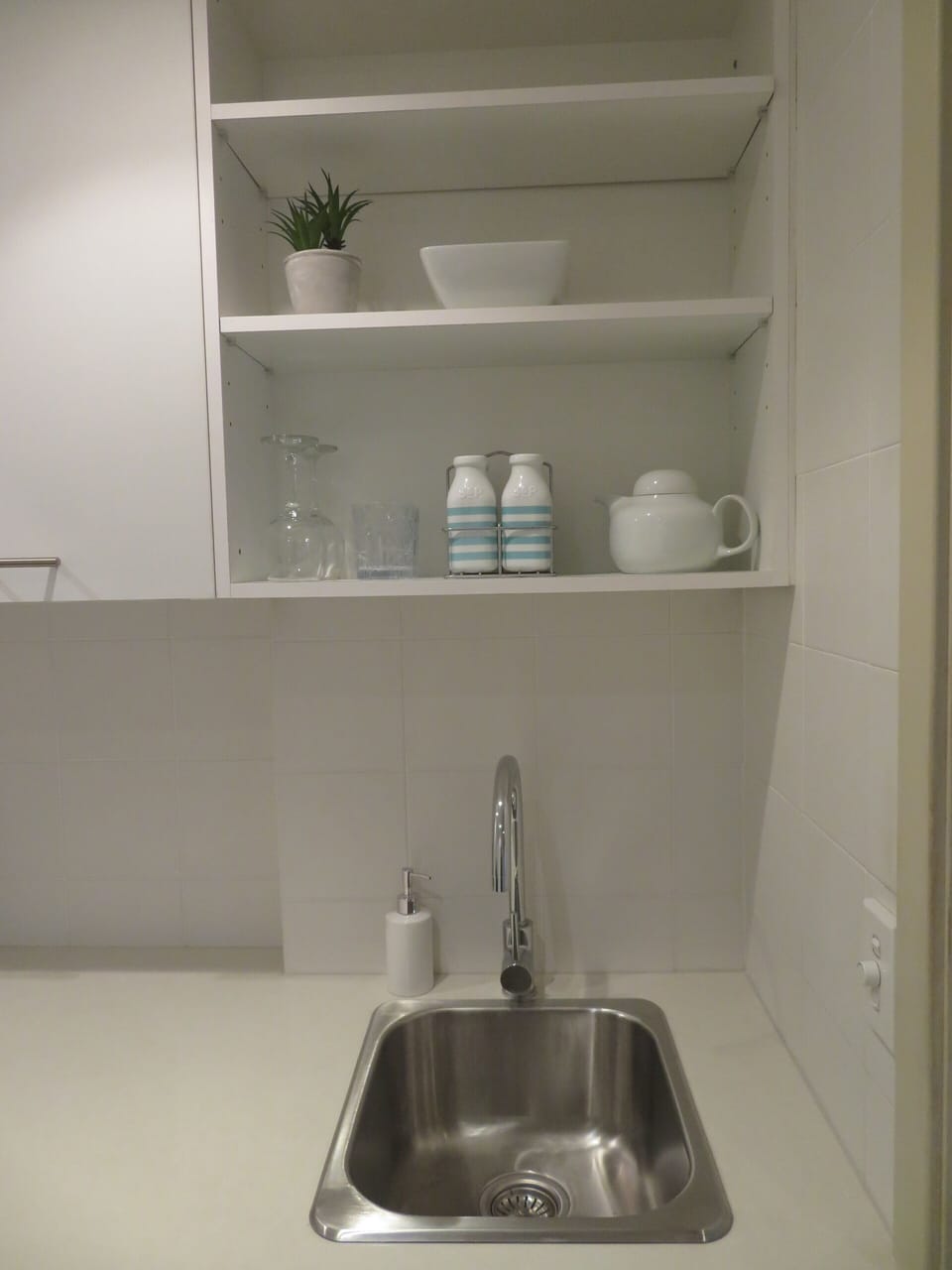 Kitchenette/ laundry