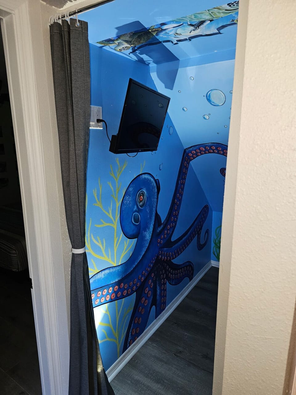 Comfy Kids Cave!! With Smart TV!