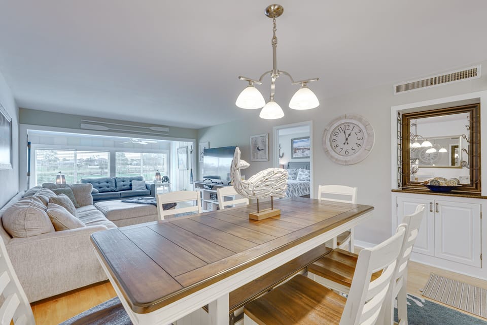 Dining Room | Fully Equipped Kitchen