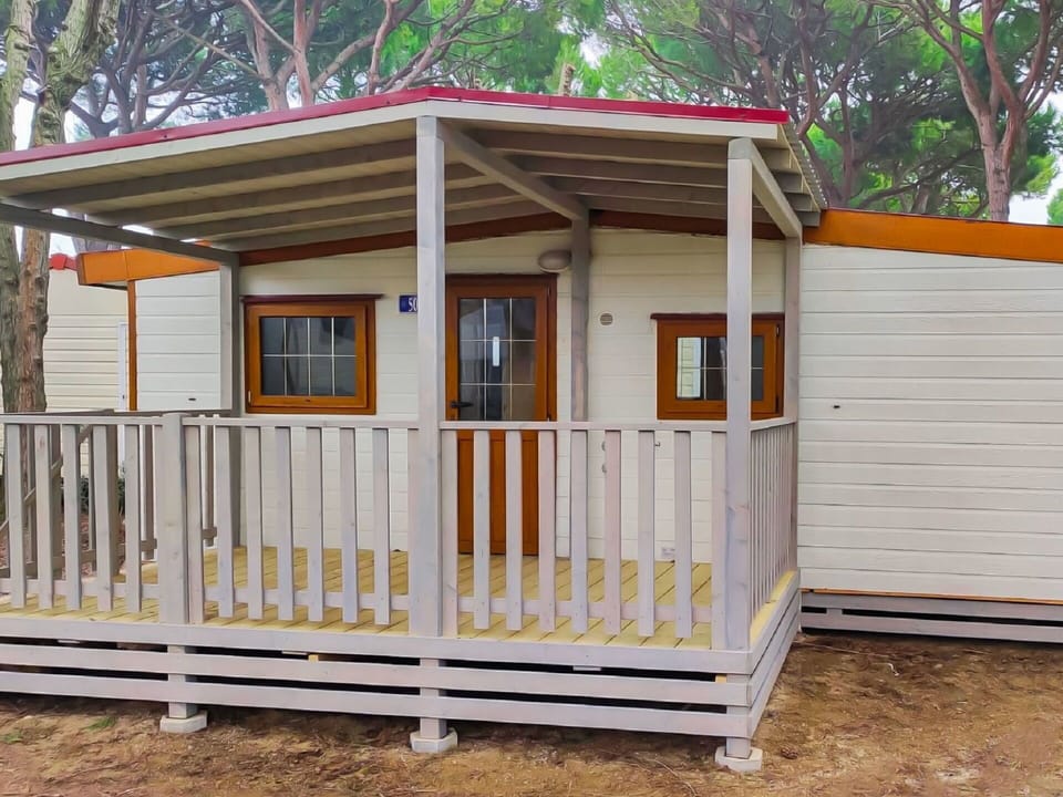 Sky, Table, Daytime, Furniture, Property, Cloud, Nature, Chair, Building, Outdoor Furniture