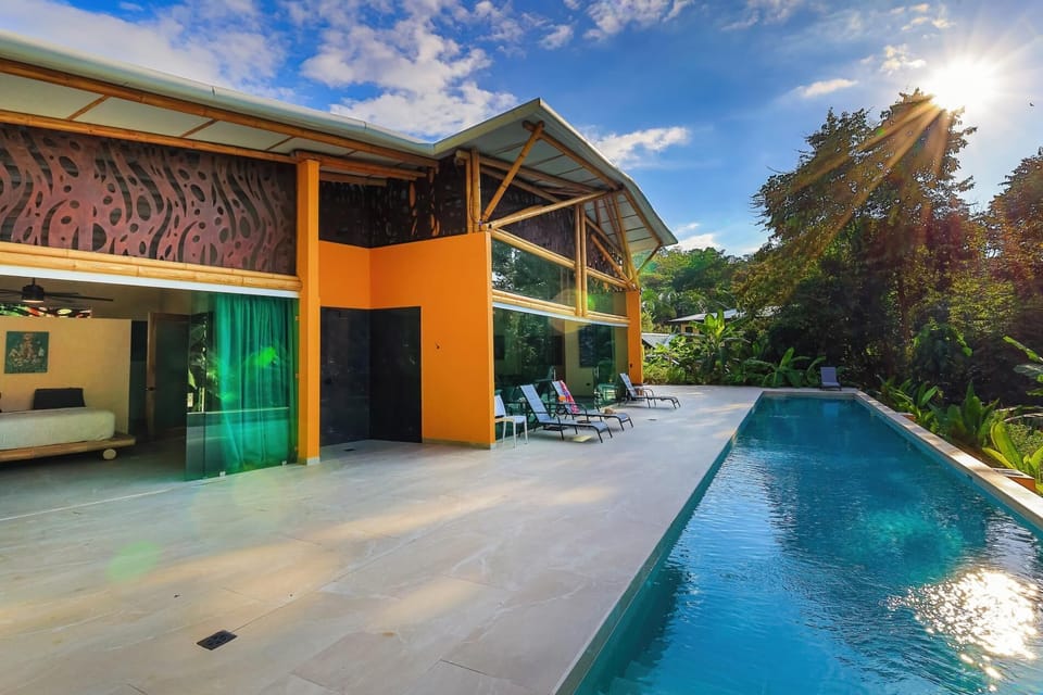 Villa Bambu - Large Saltwater Pool, Private Stay (1478)