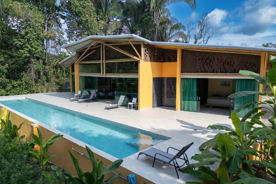 Villa Bambu - Large Saltwater Pool, Private Stay (1480)