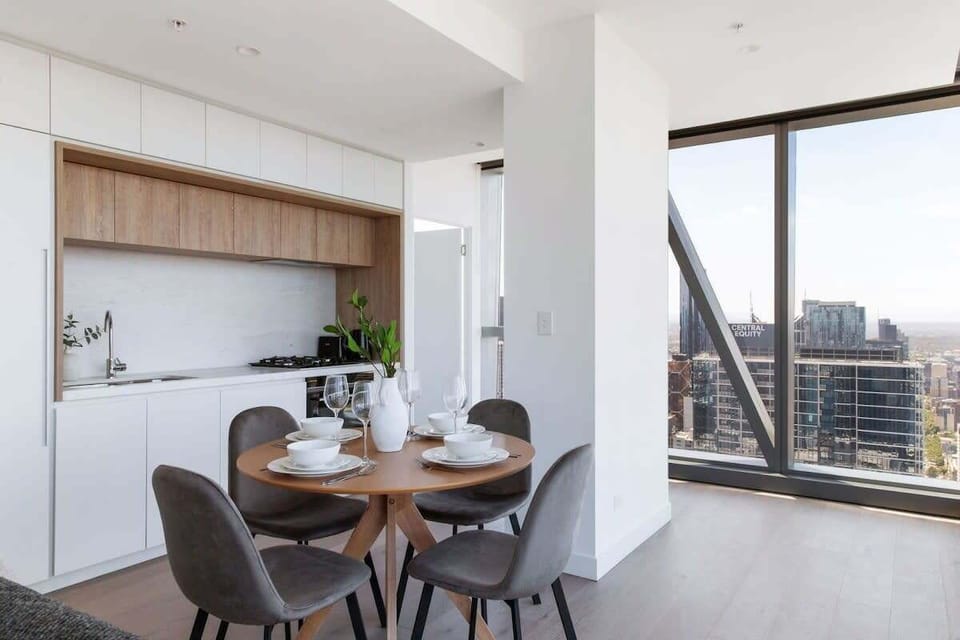 An equipped kitchen.