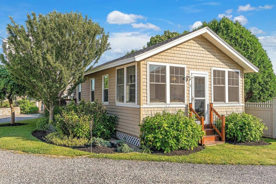 Overlook Cottage- Front