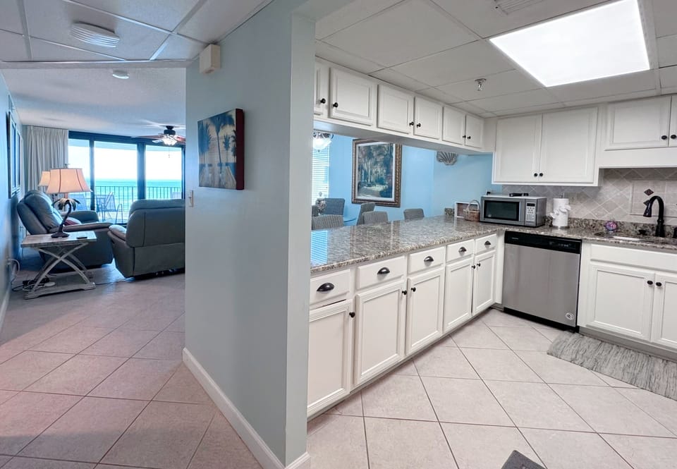 Great Kitchen/Granite Countertops