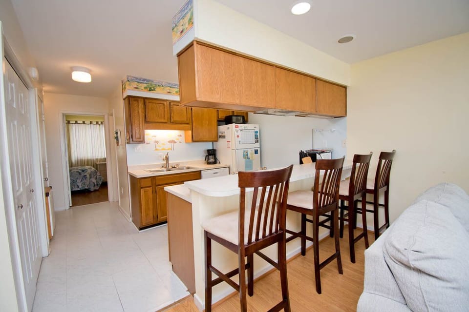 Kitchen w/ Bar Seating