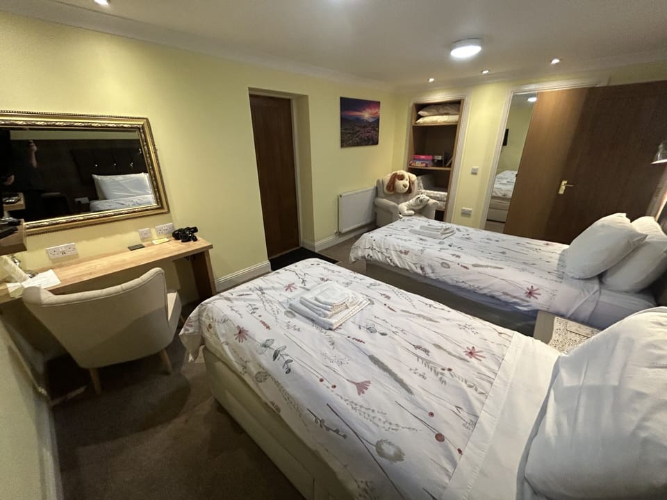 Family Suite Twin Room