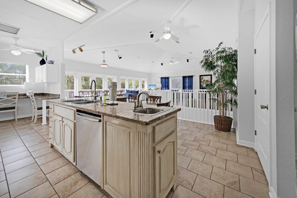 Kitchen to living room