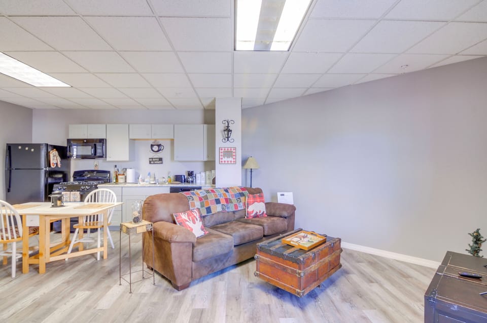 Del Norte Vacation Rental | 2BR | 1BA | 1,100 Sq Ft | 1 Step to Enter