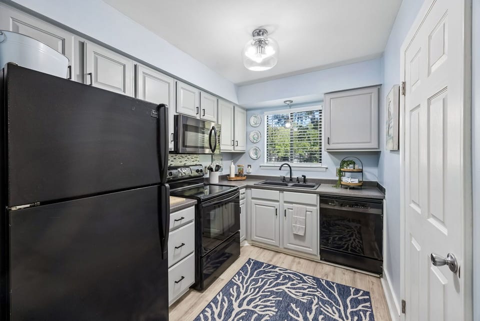 9C Amelia Landings - Full Kitchen 1