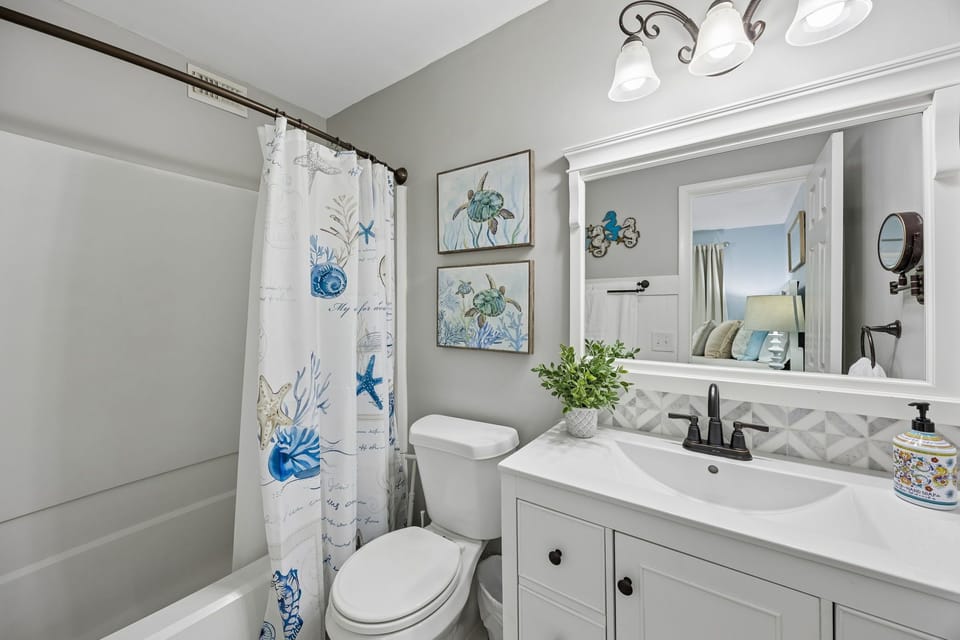 9C Amelia Landings - Primary Bathroom 1
