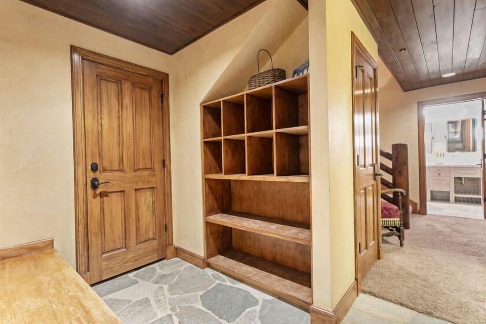 Indoors, Hardwood, Floor, Flooring, Stained Wood