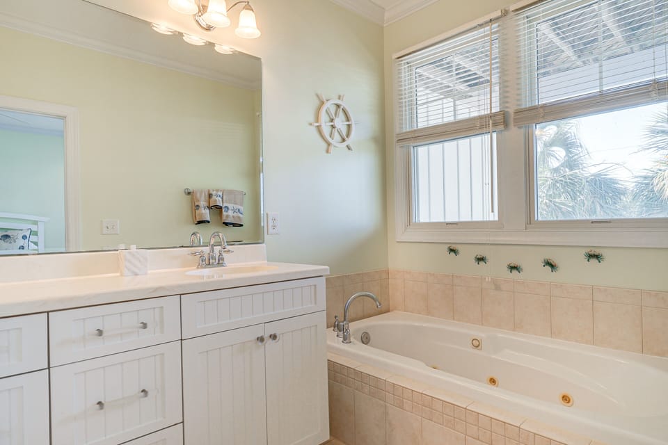 Full Bathroom | Jetted Tub Not Available