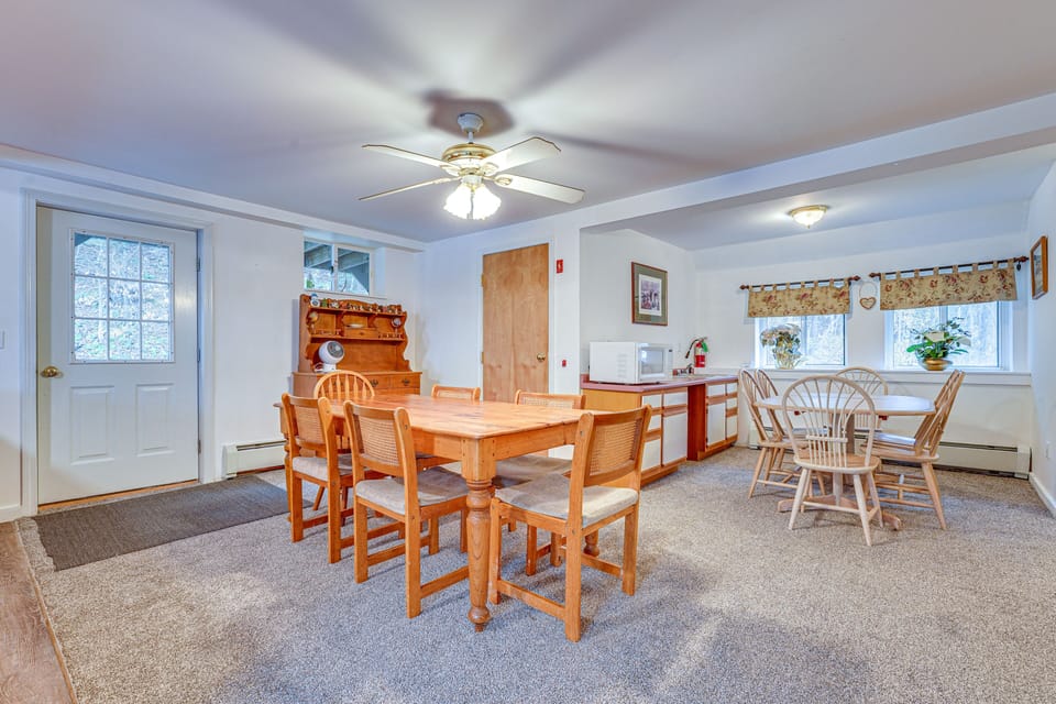Dining Area | Dishware/Flatware | Trash Bags/Paper Towels
