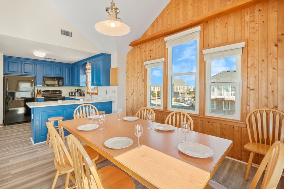 Surf or Sound Realty - 1182 - Island Breeze Avon - Dining Area -2