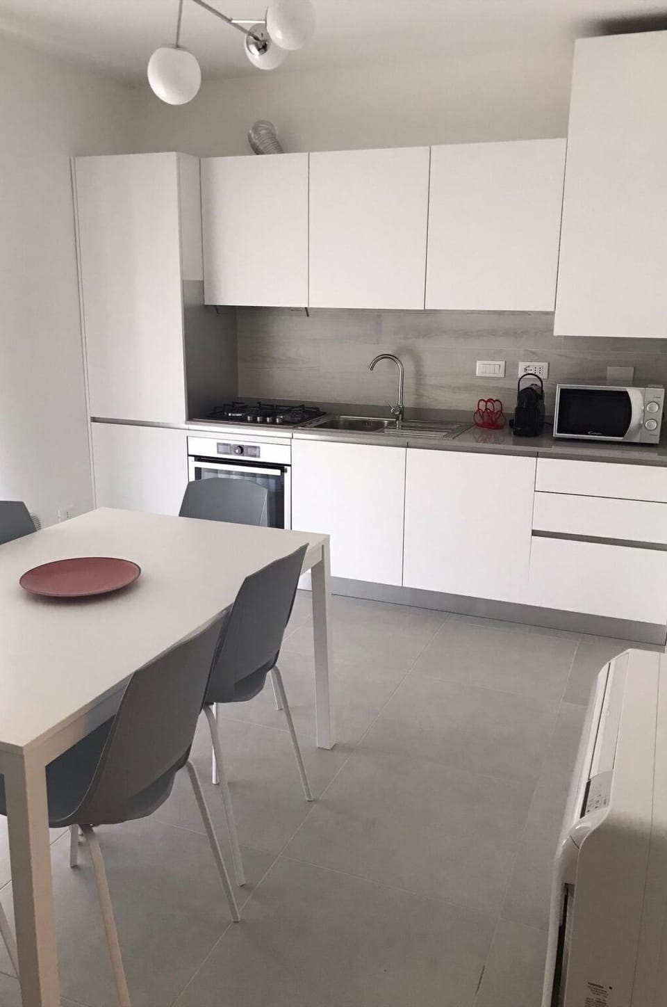 Wheel, Car, Sky, Cloud, Building, Property, Window, Snow