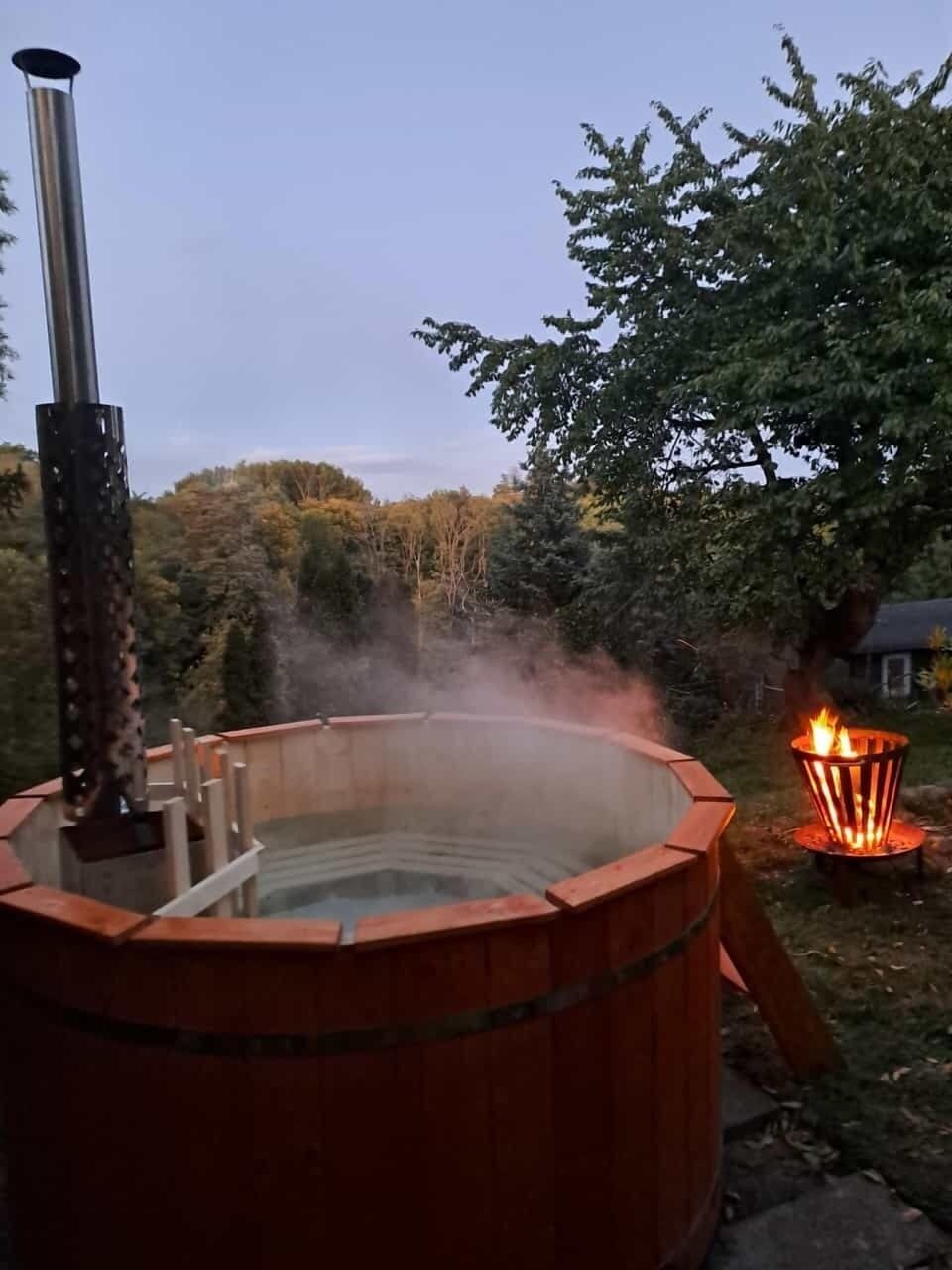 Outdoor spa tub